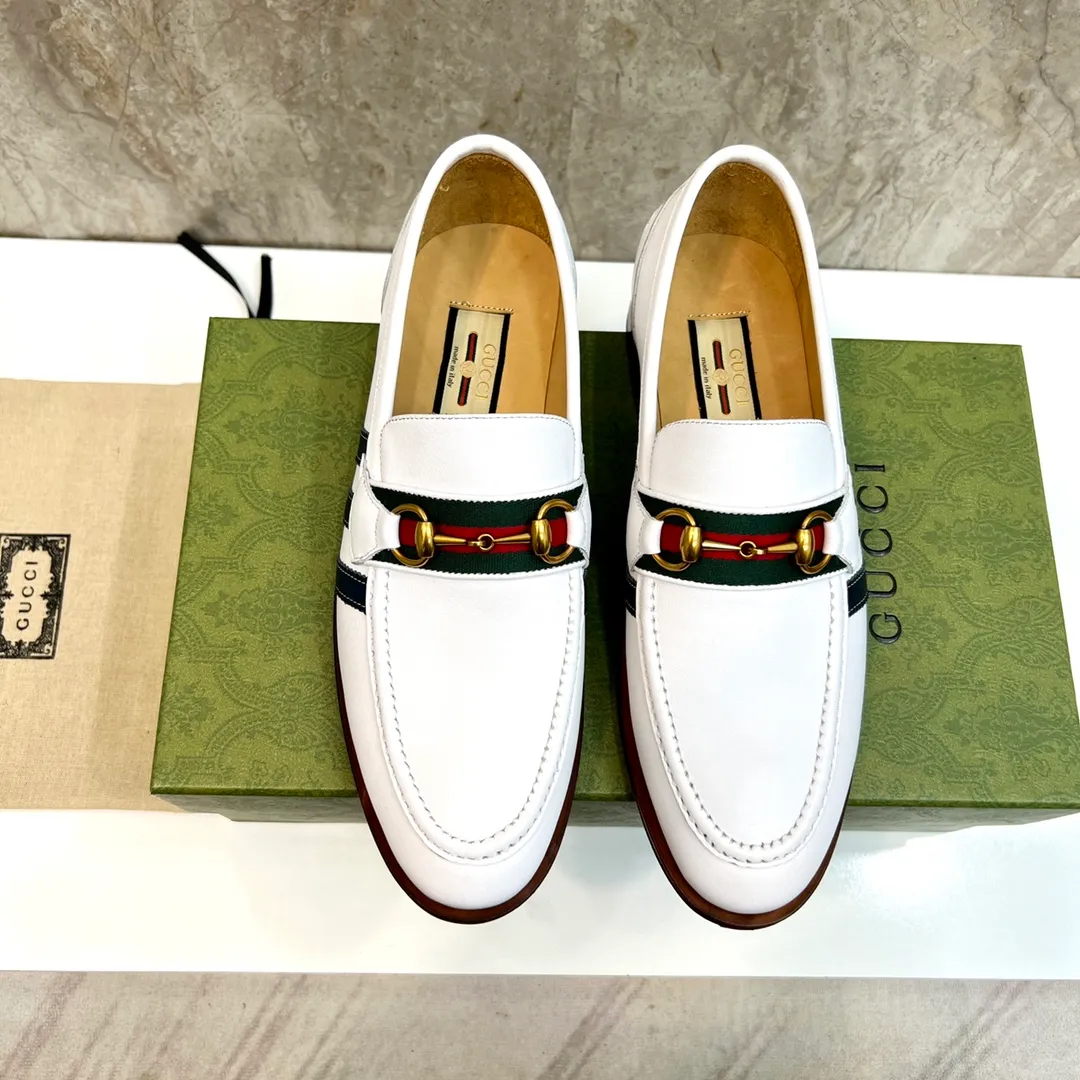 Original leather outsole P900 Brand: Co-branded Adidas｜GUCCI (Gucci) Standard code: Men's size 38–44 (45/46 can be customized) Grade: Same style as the official website Original quality Material: Original cowhide Leather lining Original leather outsole Style category: Men's fashionable casual leather shoes Distinguished big-name luxury elements top luxury Color: Actual picture